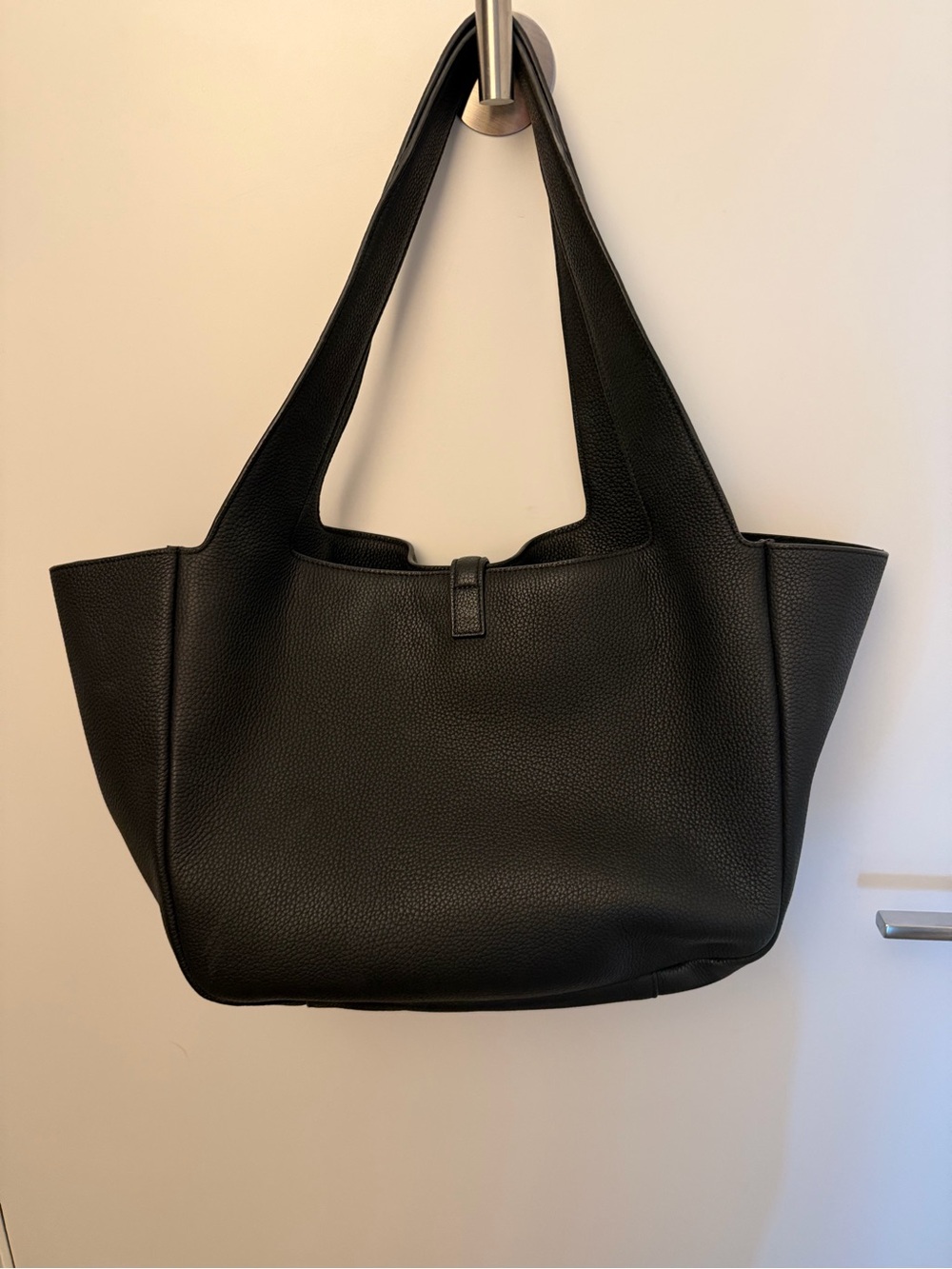 Saint Laurent Black Leather Tote with Gold YSL Pendant - Picture 4 of 4